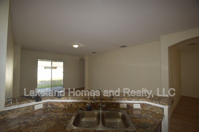 Building Photo - 823 Krenson Woods Ln