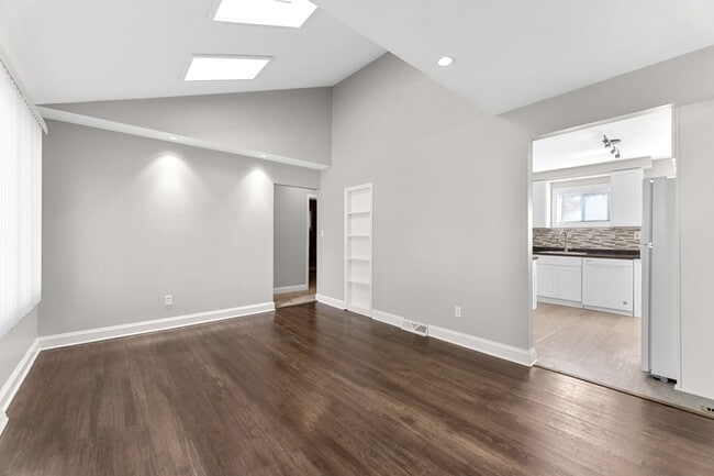 Building Photo - 28735 Brentwood St
