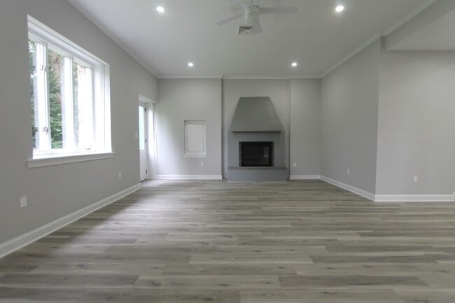 Building Photo - Stunning House on the Grounds of the Awbury Arboretum (3BD/2.5BT)