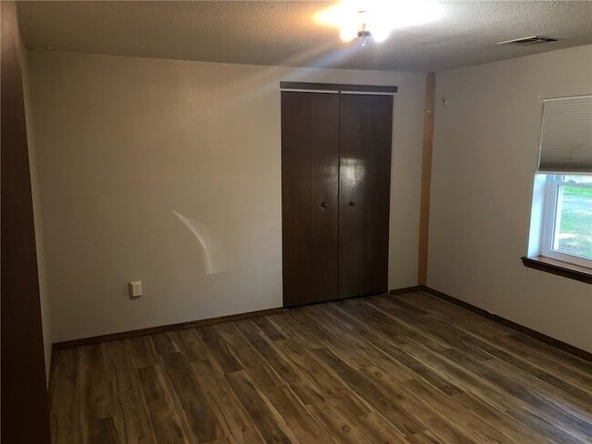Building Photo - 624 N Wright St