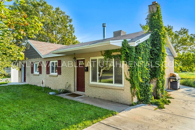 Building Photo - 363 S 800 E