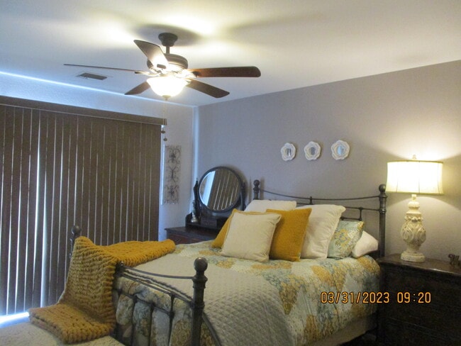 Building Photo - 73407 Foxtail Ln