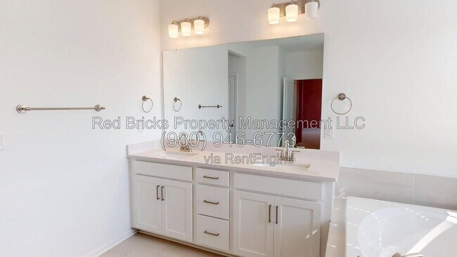 Building Photo - 13248 Chopin Ridge Rd