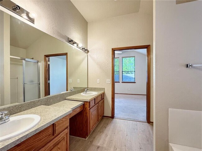 Building Photo - 14021 Harvest Cir