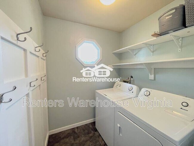 Building Photo - 2045 Cheshire Forest Ct