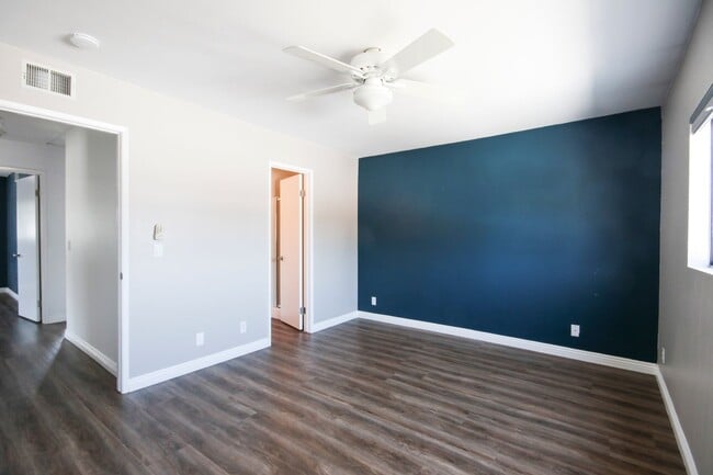 Building Photo - 7035 Lisa Ln