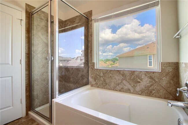 Building Photo - 2014 Barker House Cv