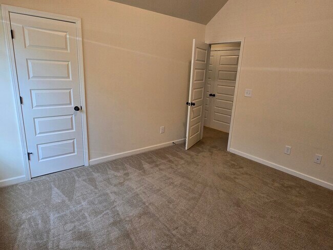 Building Photo - 4416 Grove Landing Dr