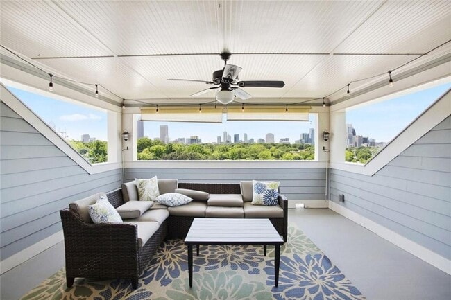 Building Photo - 692 Drewry St NE