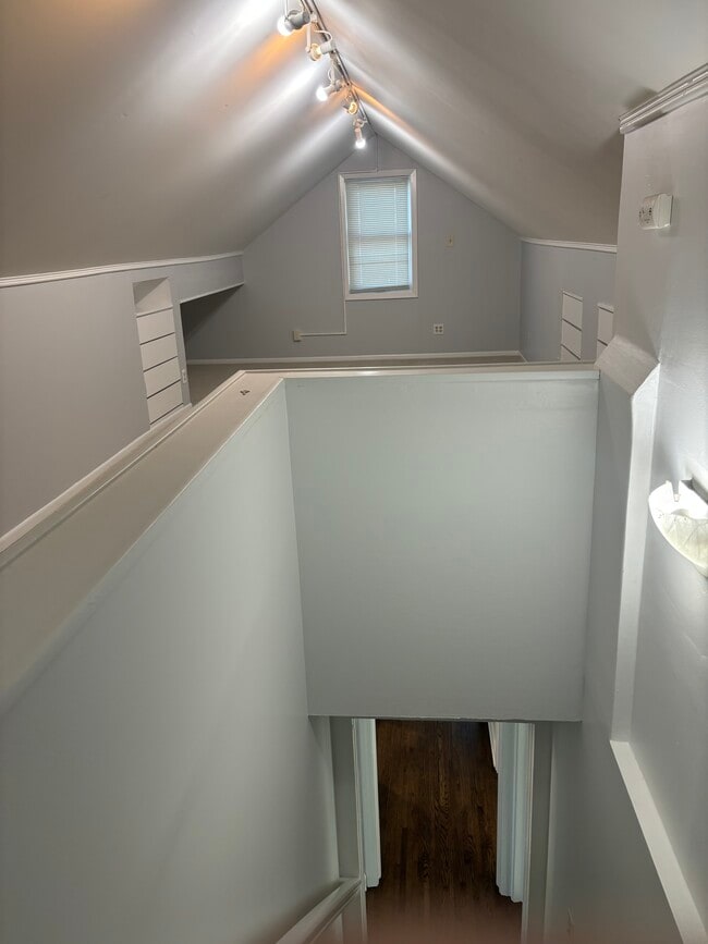 Building Photo - 2813 Pennsylvania Ave S