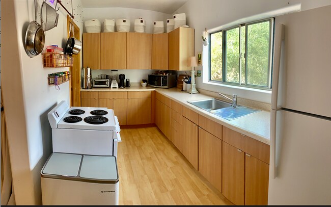 Primary Photo - 23310 Red Rock Rd