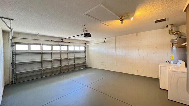 Building Photo - 15915 Heron Hill St