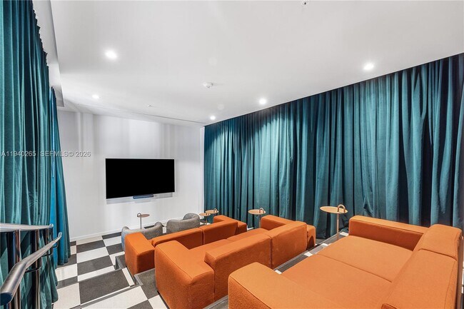 Building Photo - 11 NE 6th St