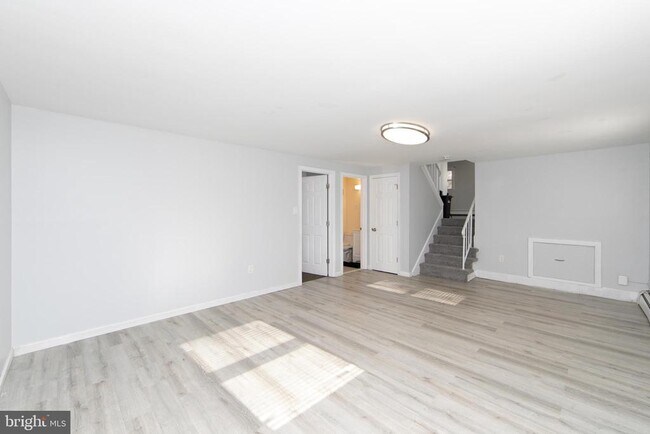 Building Photo - 332 Woodbine St