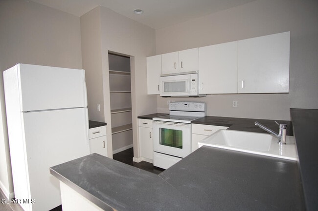 Building Photo - 6262 Woodrow Bean Transmountain