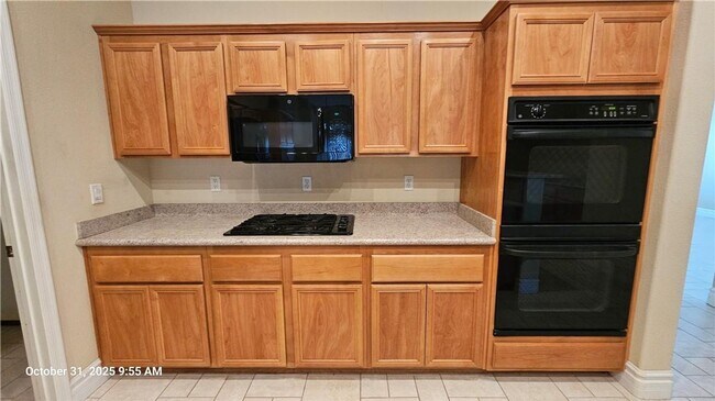 Building Photo - SOUTHERN HIGHLANDS SINGLE STORY 3 CAR GARAGE HOME