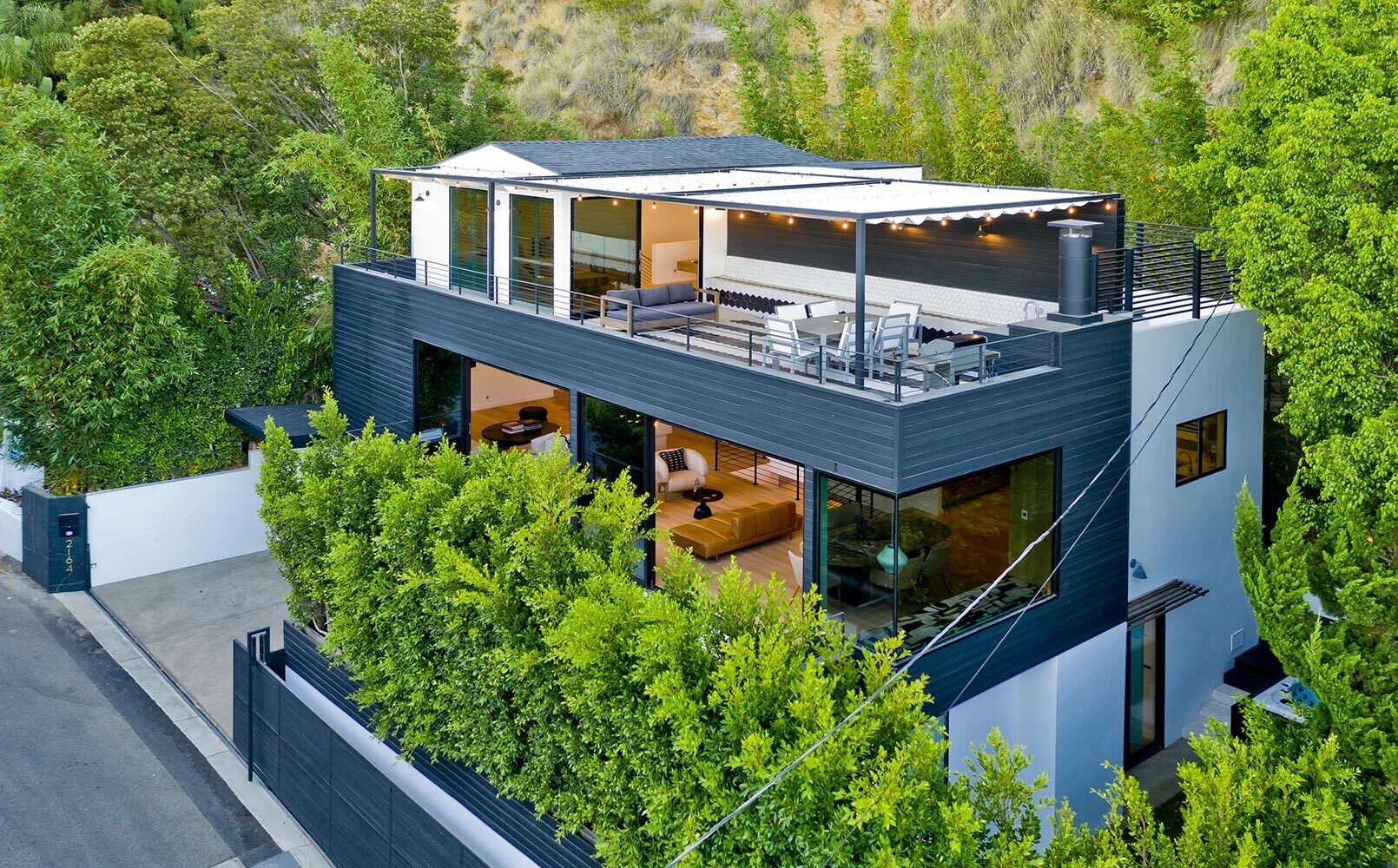 Building Photo - 2164 Sunset Plaza Dr