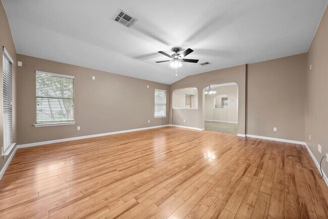Building Photo - 298 Hogan