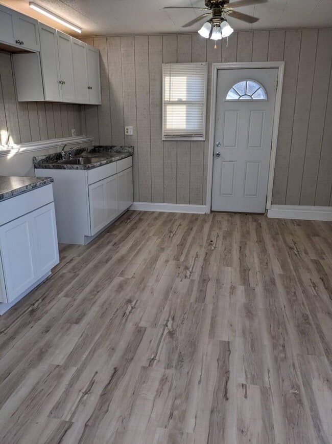 Building Photo - 1.0 bedroom in Centerville Indiana 47330