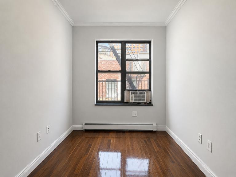 Building Photo - 124 Ridge St