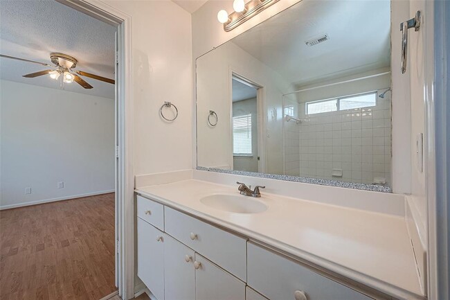 Building Photo - 11706 Meadowchase Dr