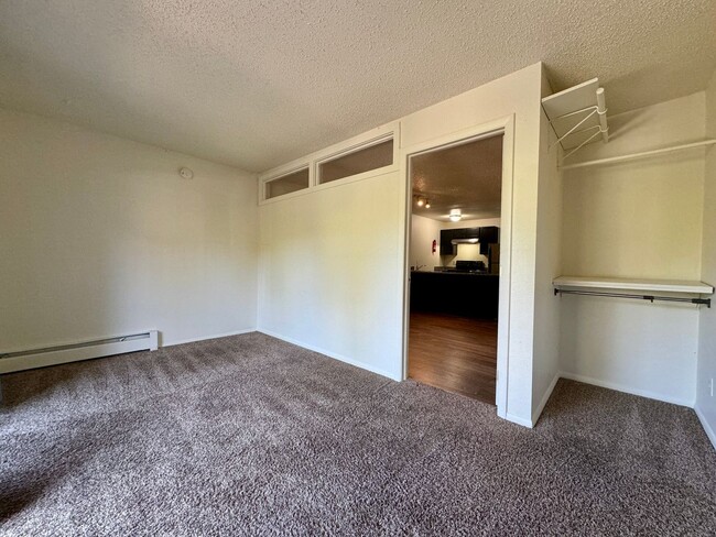 Building Photo - UNIT IS AVAILABLE NOW LEASE THROUGH JULY 2...