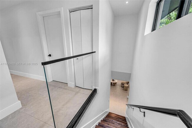 Building Photo - 11340 SW 74th Ct