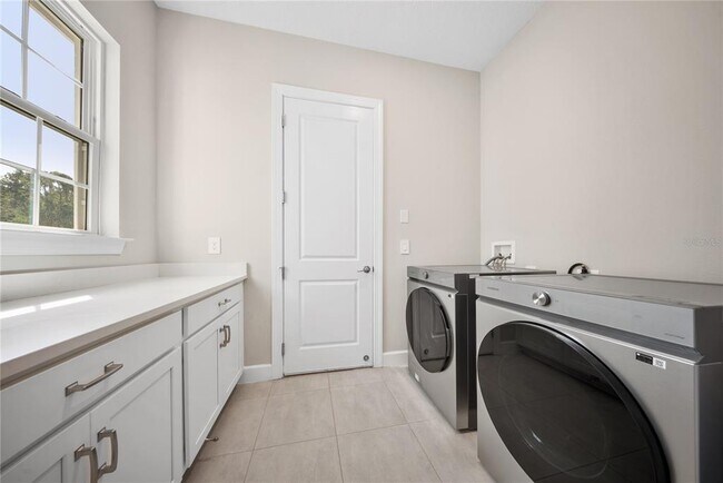 Building Photo - 10199 Brocksport Cir