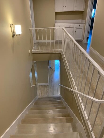 Building Photo - 12244 Magnolia Blvd