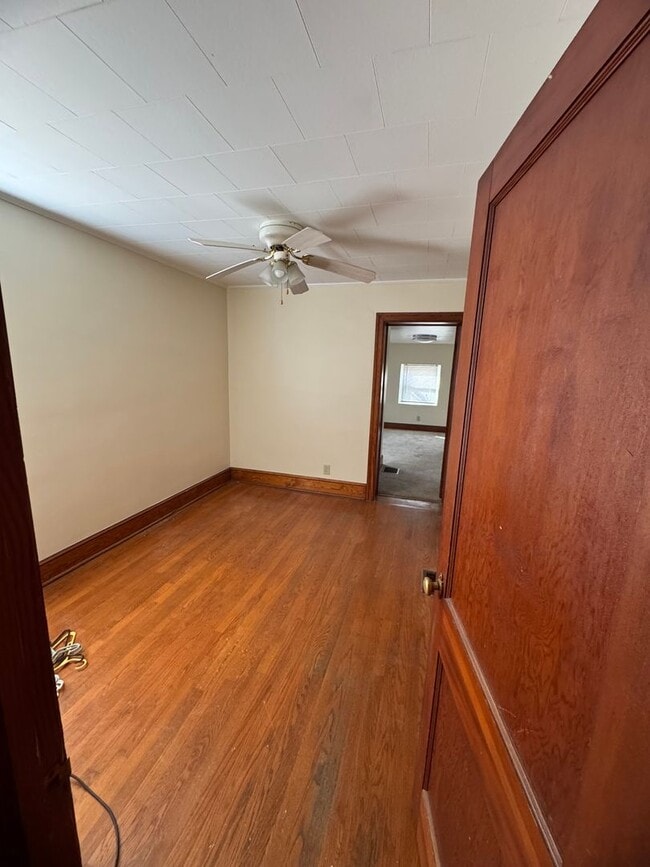 Building Photo - Charming 3 Bedroom 1.5 Bath Home