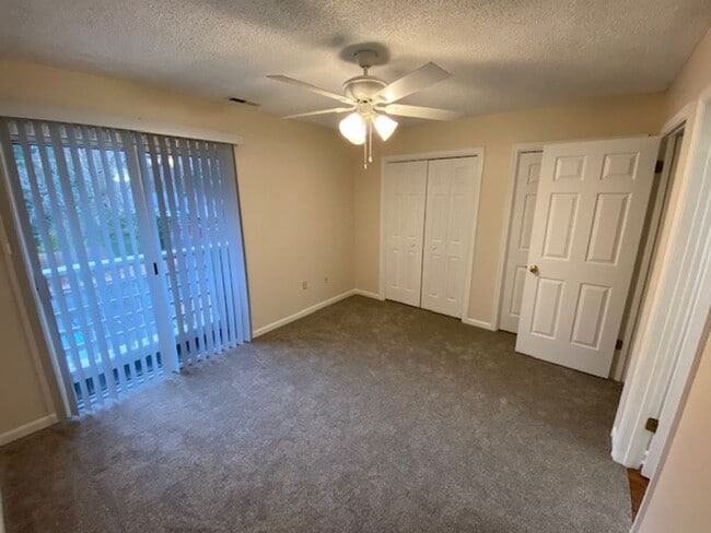 Building Photo - Ideal Living: Beautifully Designed 2 Bedroom Townhouse!