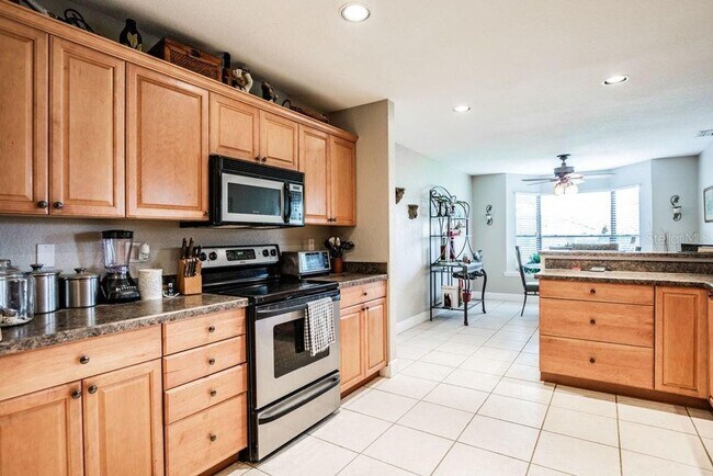 Building Photo - 3 bedroom 3 bath executive home in Imperia...