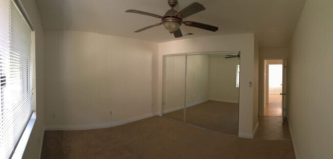 Building Photo - 2-bedroom, 2-bathroom Apartment located in...