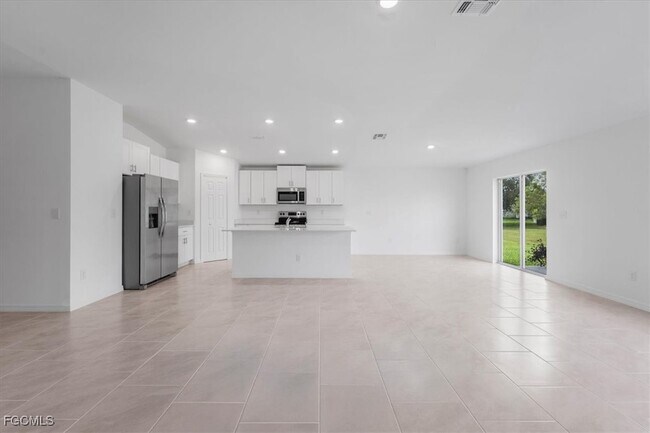 Building Photo - 4138 E Gator Cir