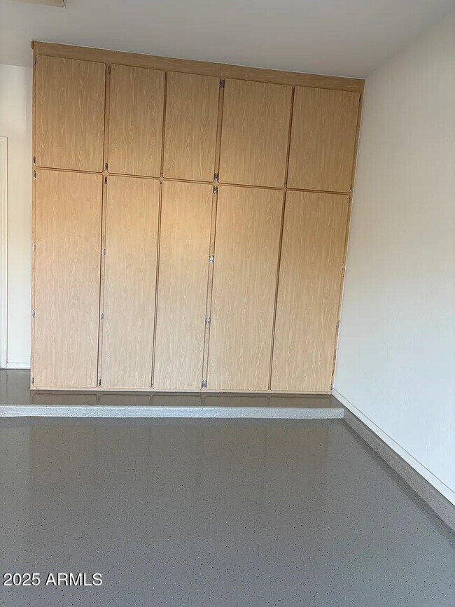 Building Photo - 1204 S Roger Way