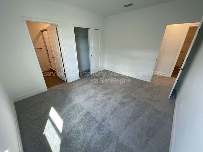 Building Photo - 7124 119th Ct E