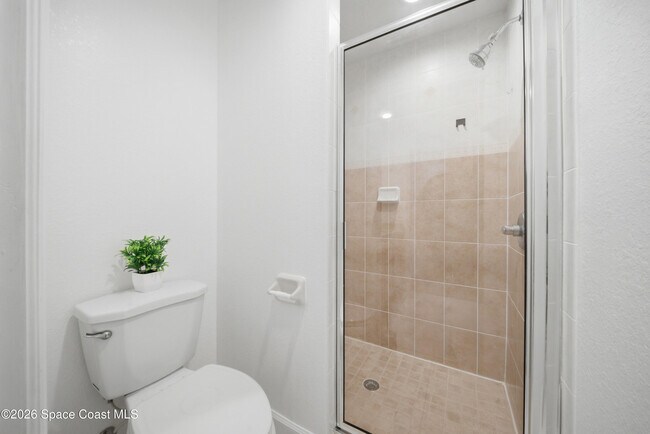 Building Photo - 2605 S Park Ave