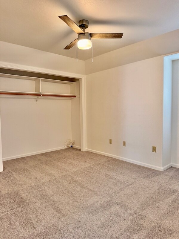 Building Photo - 5663 Montclair Cir