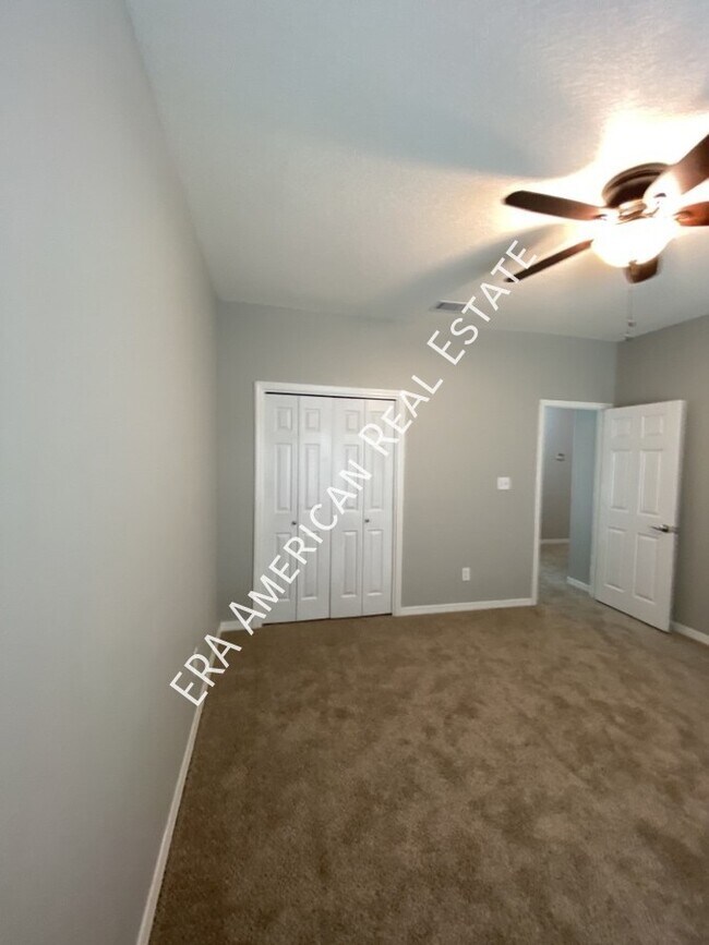 Building Photo - 2621 Barefoot Creek Cir