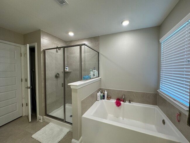 Building Photo - 486 Terra Vis Cir