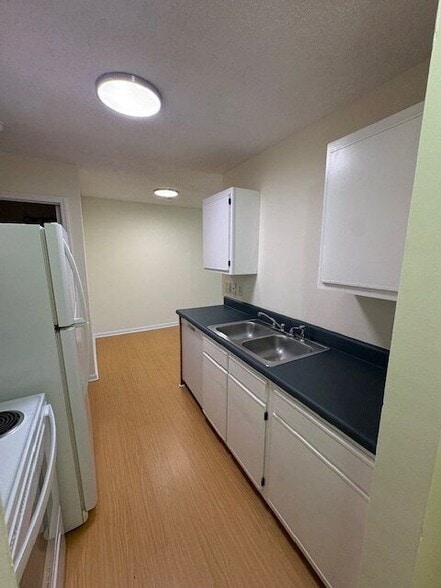 Building Photo - 2004 Tower Pl