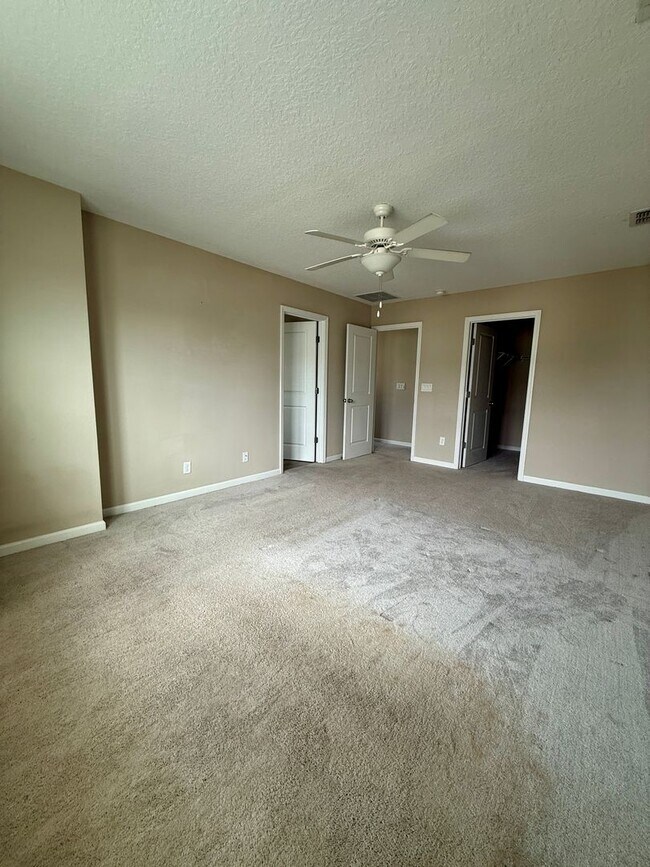 Building Photo - 12803 Josslyn Ln