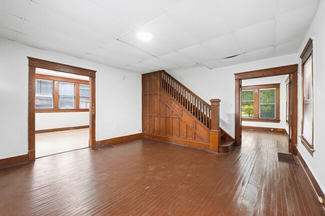 Building Photo - 928 W Dewald St