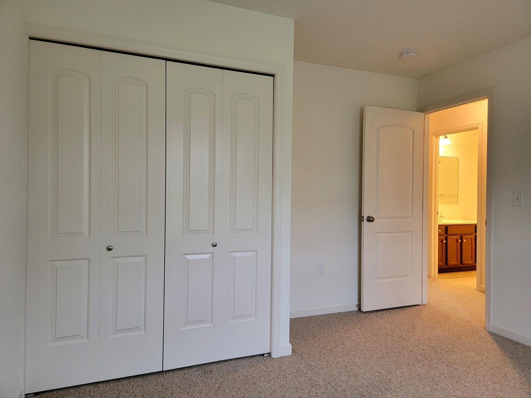 Building Photo - 647 Winding Ln