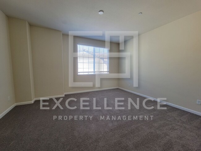Building Photo - Updated 3 Story Townhouse with Garage, in Willow Glen!