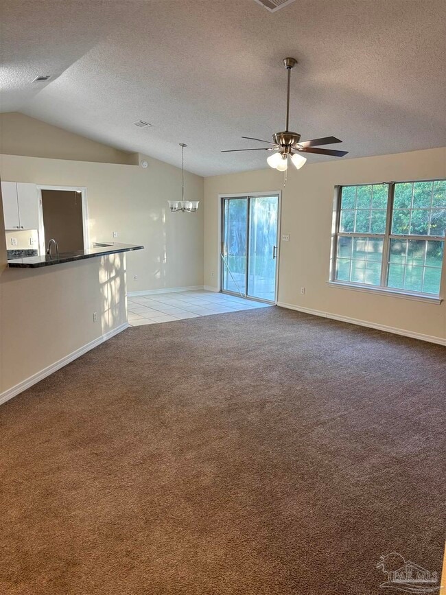 Building Photo - 1607 Dee's Rd