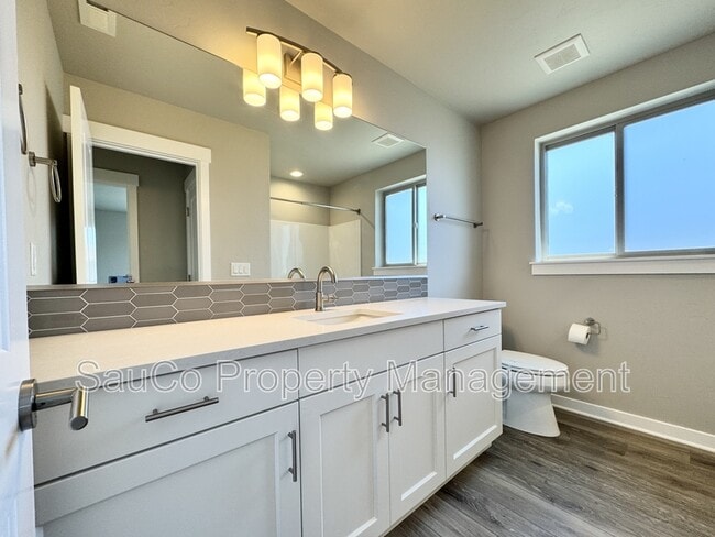 Building Photo - 5575 SE 80th Ave
