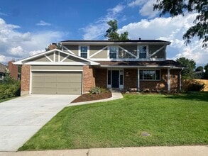 Building Photo - Updated Spacious Palos Verde Home