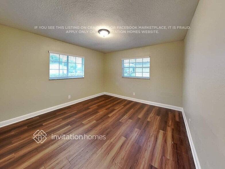 Building Photo - 6713 Riparian Rd