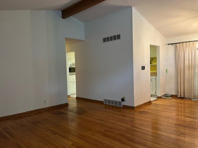 Building Photo - Charming 4 Bed 2.5 Bath Home With Nice Wooded Back Yard!
